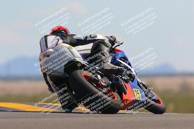 media/Oct-09-2022-SoCal Trackdays (Sun) [[95640aeeb6]]/Turn 9 Backside (120pm)/